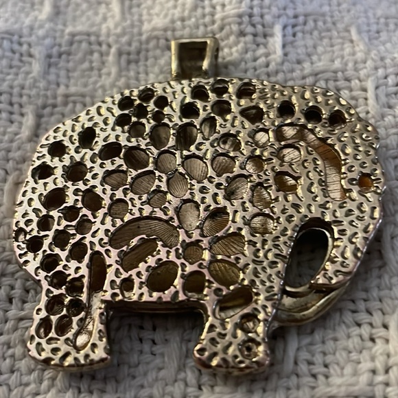 Retro Vintage gold tone Elephant Pendant, very good condition. - Picture 4 of 4